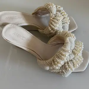 Marc cain pearl-embellished wedge mules, Επαρχία Λεμεσού — Λεμεσός - Μέσα Γειτονιά