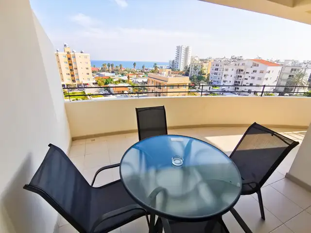 Modern 2bdr apartment near finikoudes, Larnaca — Larnaka - Finikoudes
