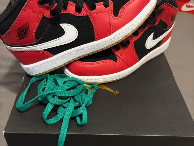 Nike dunk low prm halloween 2021 and air jordan 1 mid black gym red, Larnaca — Larnaka - Skala
