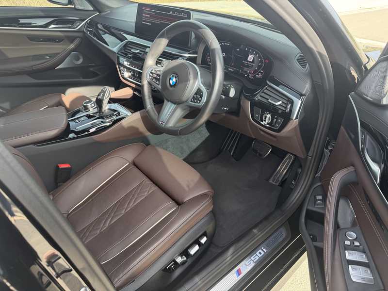 2022 BMW 5-Series 4,4L 2022 Cyprus