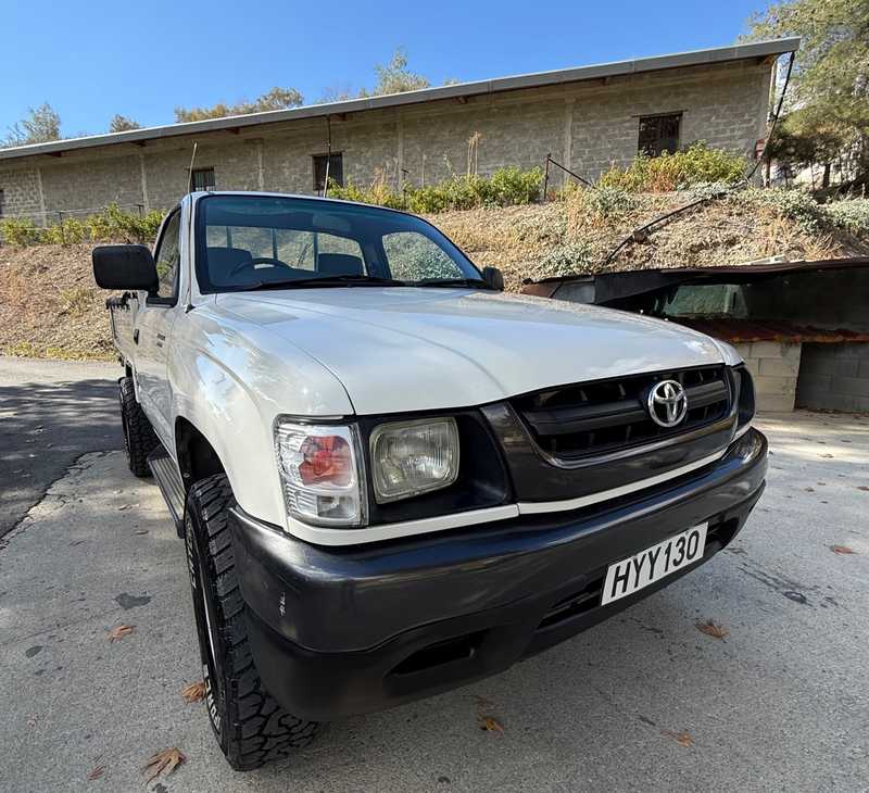 2002 Toyota Hilux 2,8L 2002 Cyprus