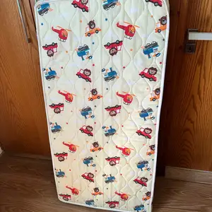 Toddle mattress, Επαρχία Λάρνακας — Λάρνακα - Φοινικούδες