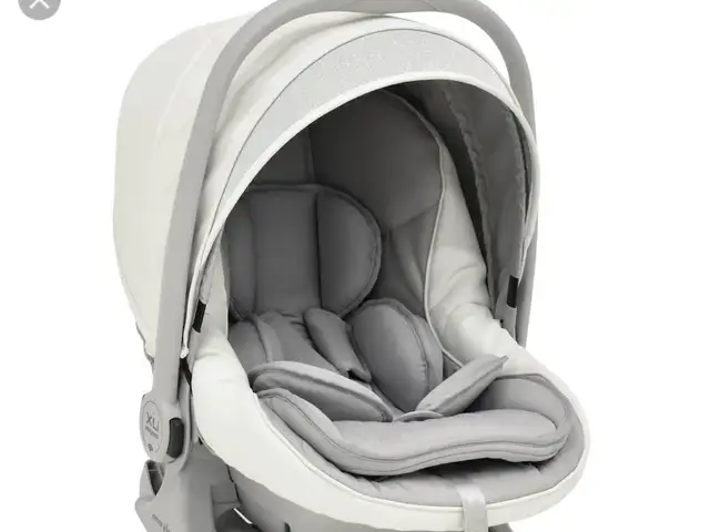 Newborn baby car seat size 0-18 kg white designer with strazz, Επαρχία Λεμεσού — Λεμεσός - Αγία Φύλα