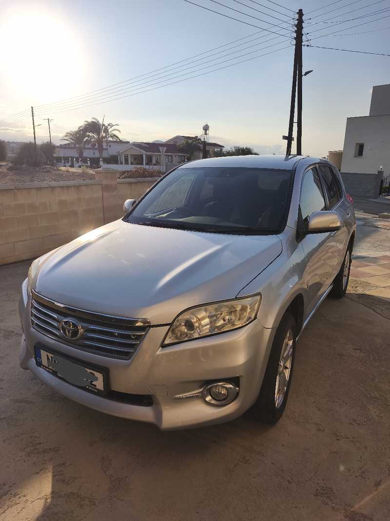 Toyota RAV4 2,2L 2011