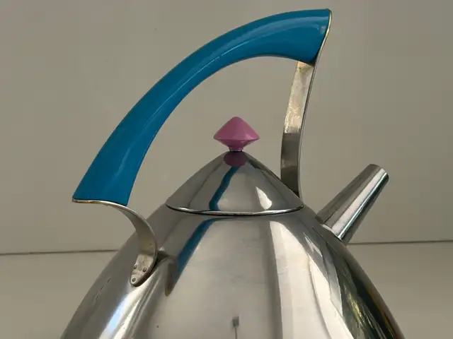 Rare 80s postmodern bird whistle stainless steel kettle teapot w/pink&blue touch, Επαρχία Πάφου — Paphos - Άγιος Θεόδωρος
