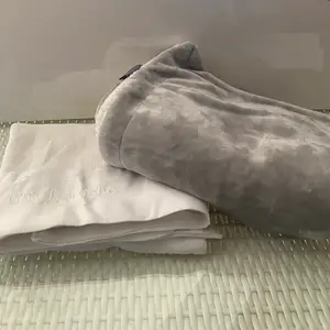 Two blankets for 6 eur, Limassol — Limassol - Kapsalos