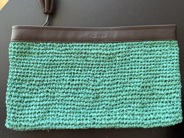 Massimo dutti clutch, Επαρχία Λεμεσού — Άγιος Αθανάσιος