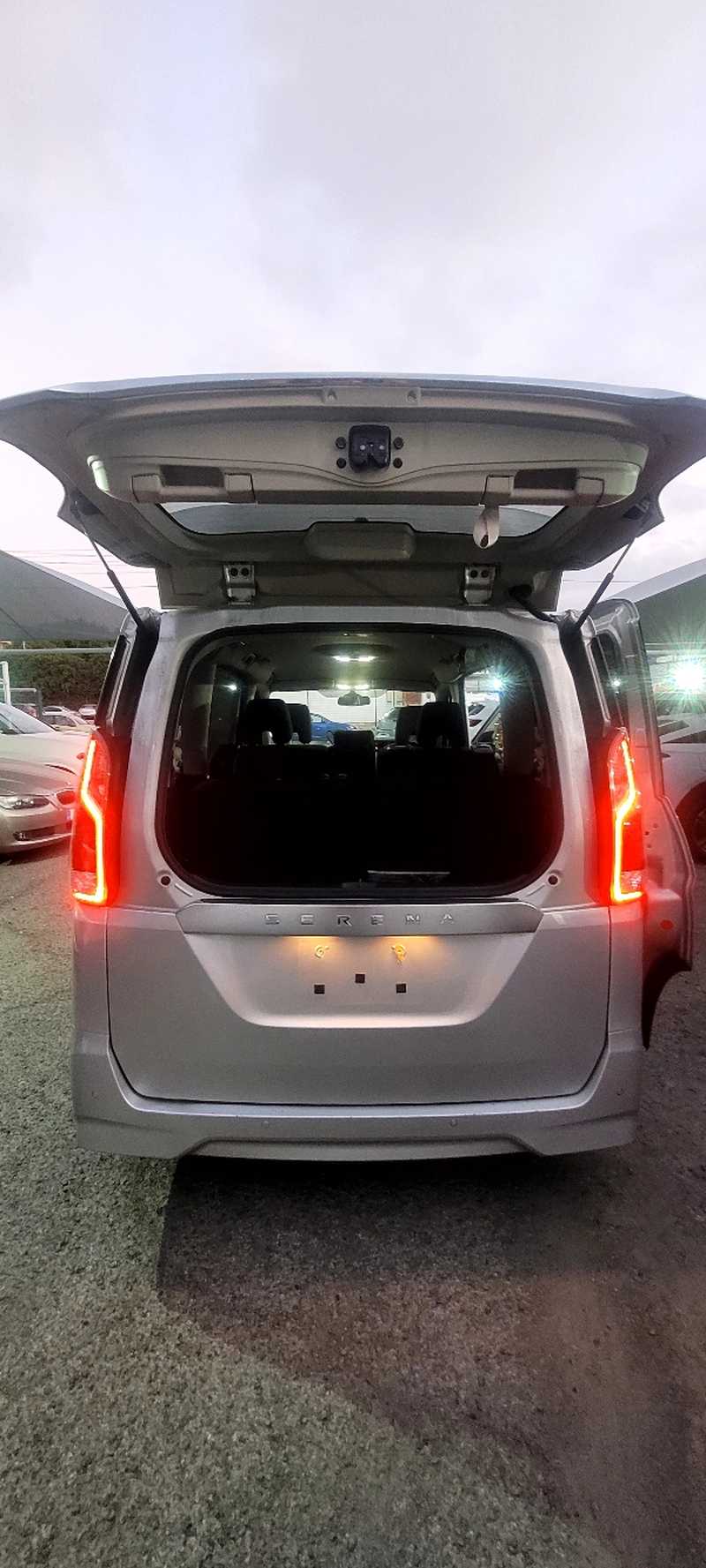 2021 Nissan Serena 2,0L 2021 Cyprus