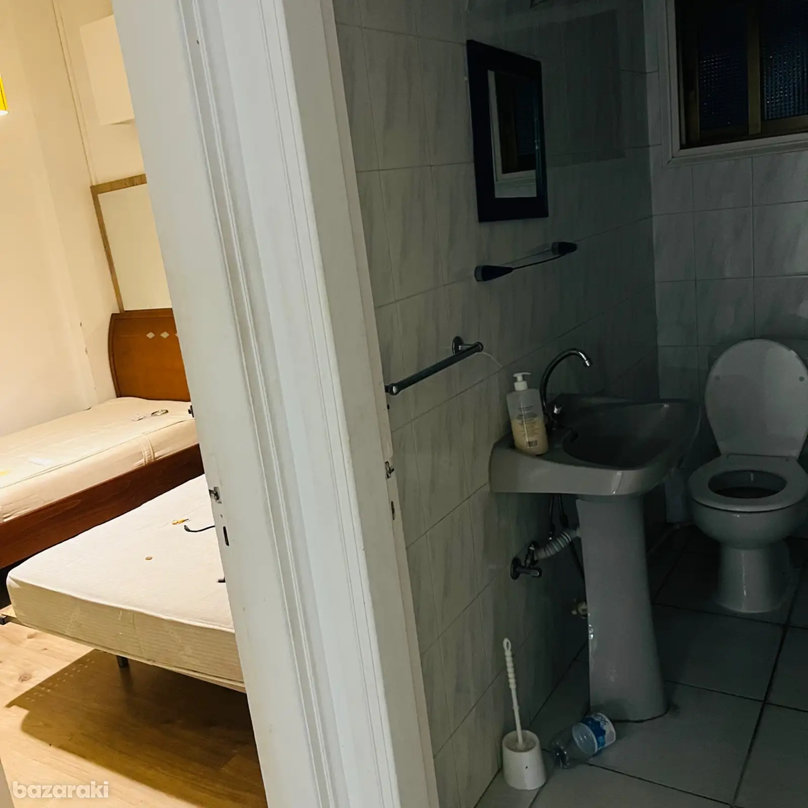 Room — 4