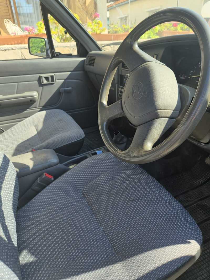 1994 Toyota Hilux 2,8L 1994 Cyprus