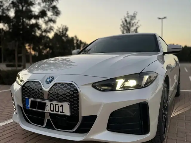 BMW i4