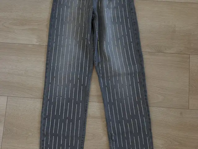 Fashion jeans with mini rhinestones, Επαρχία Λεμεσού — Λεμεσός - Άγιος Νικόλαος