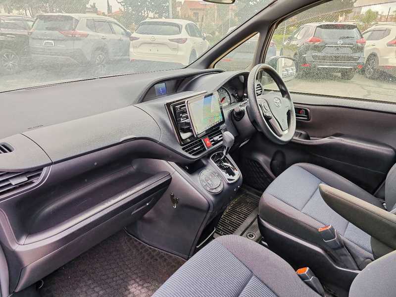 2021 Toyota Noah 2,0L 2021 Cyprus