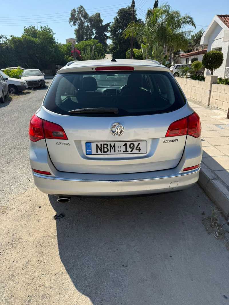 2014 Opel, Vauxhall Astra 2,0L 2014 Cyprus