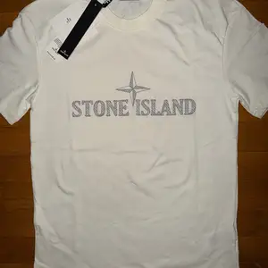 Stone island graphic logo t-shirt, Nicosia — Nicosia - Ag. Antonios