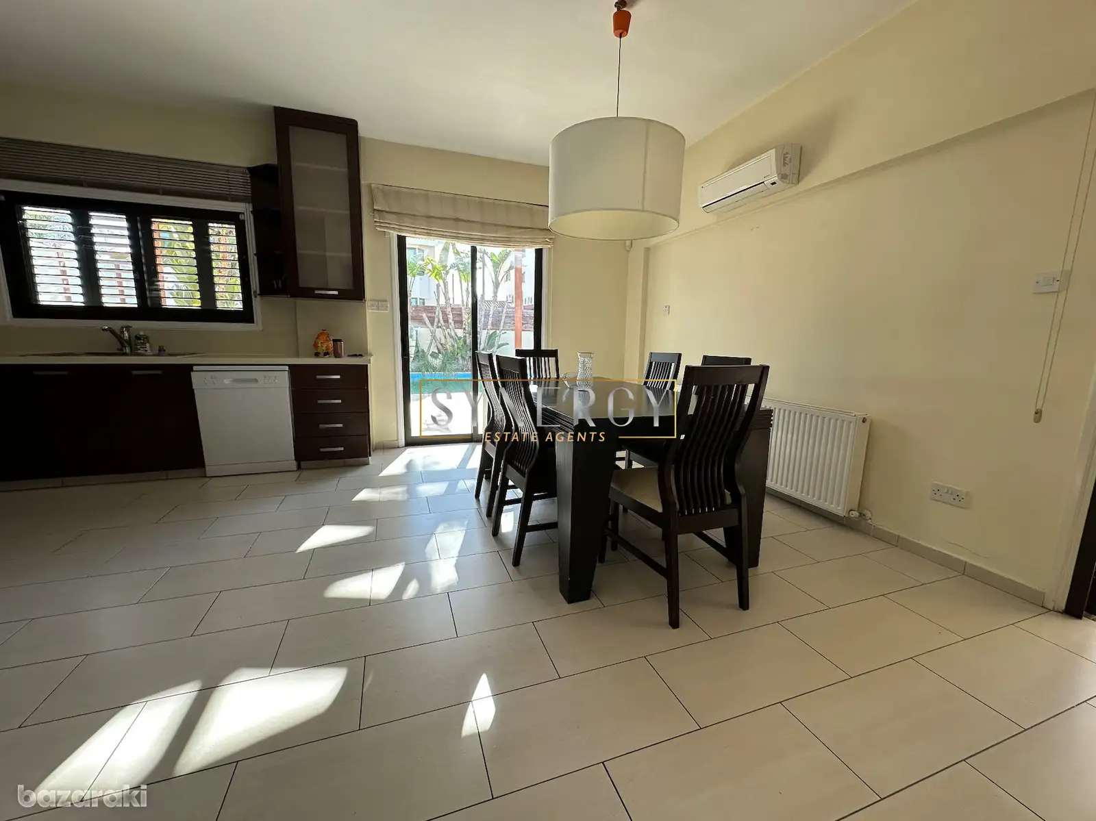 House, 4 bedrooms — 4