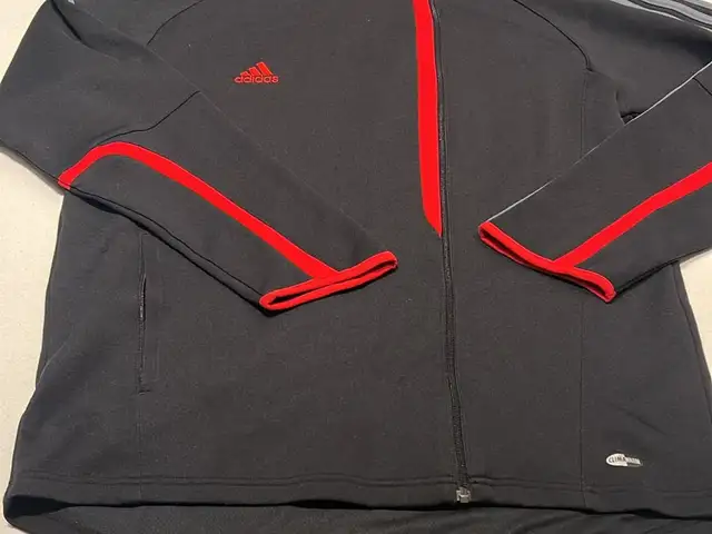 Adidas asymmetrical climawarm full zip hoodie jacket in black and red, Nicosia — Lakatameia - Archangelos-Anthoupoli