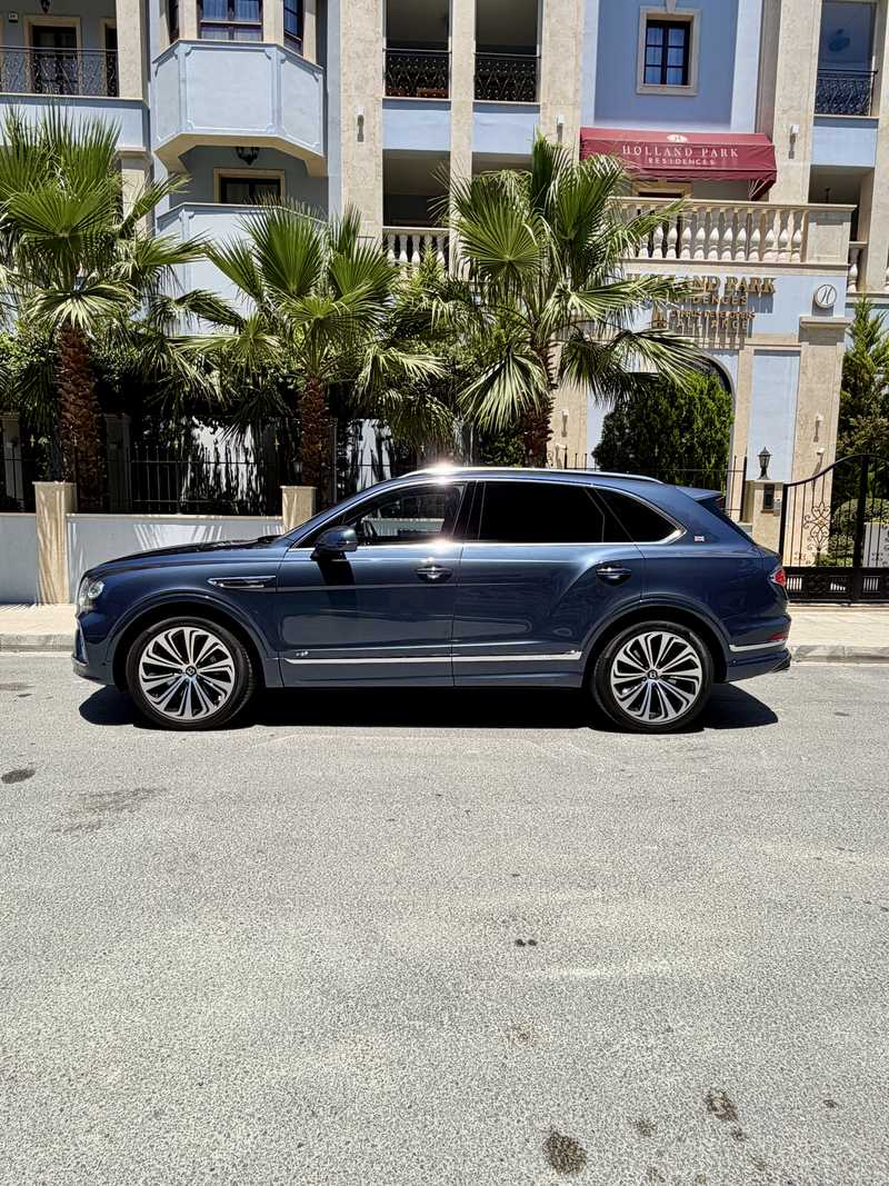 2022 Bentley Bentayga 4,0L 2022 Cyprus