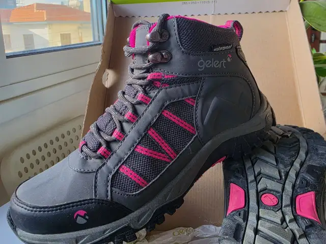 Hiking boots and shoes-Μποτάκια πεζοπορίας, Επαρχία Λεμεσού — Λεμεσός - Αγία Ζώνη
