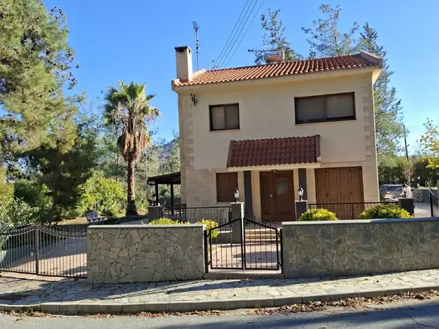 4-bedroom villa to rent, Επαρχία Λεμεσού — Μονιάτης