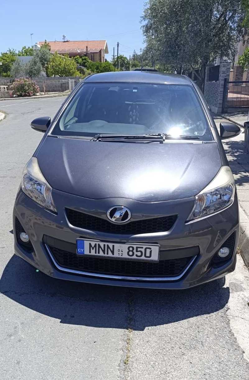 Toyota Vitz 1,5L 2012