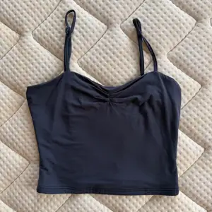 Crop top, Επαρχία Πάφου — Πέγεια