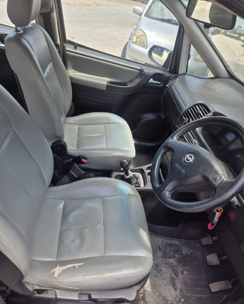 2001 Opel, Vauxhall Zafira 1,6L 2001 Cyprus