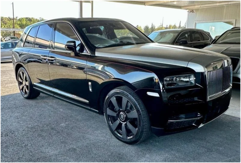 Rolls Royce Cullinan 6,8L 2023