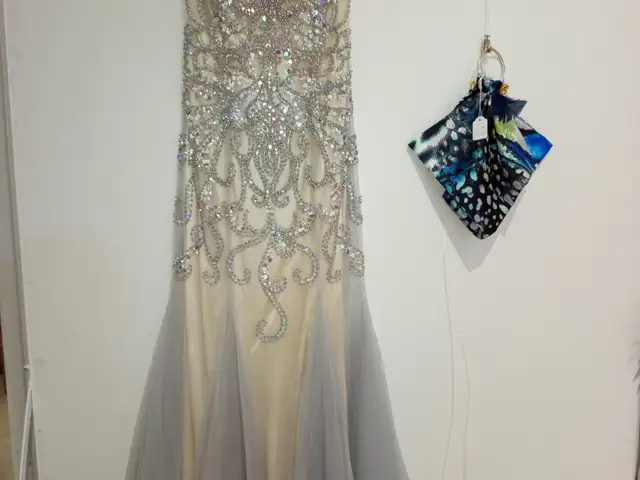 Evening/wedding dress, Επαρχία Λεμεσού — Λεμεσός - Αγία Ζώνη
