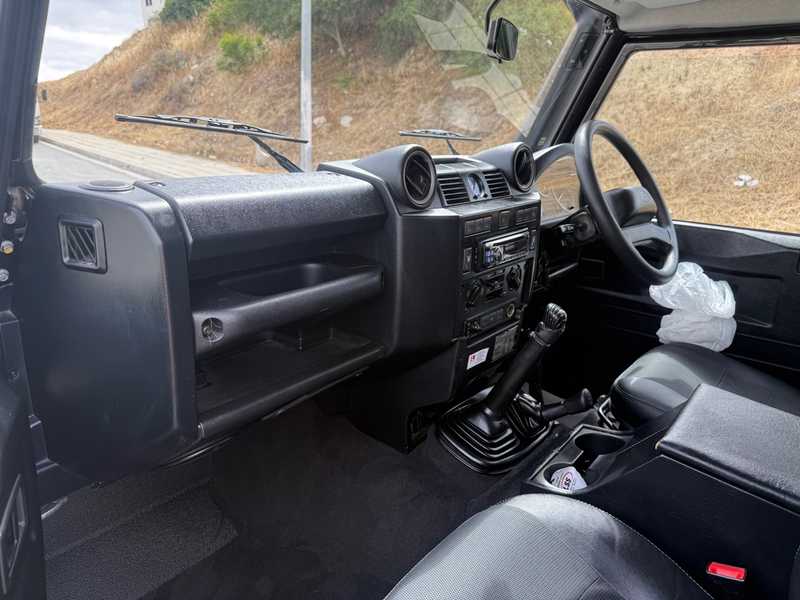 2012 Land Rover Defender 2,2L 2012 Cyprus