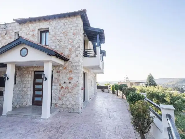 4-bedroom detached house to rent, Paphos — Stroumpi Kato