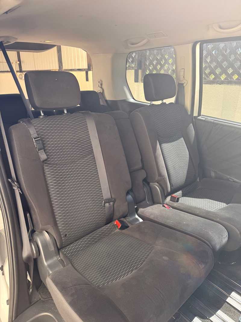 2015 Nissan Serena 2,0L 2015 Cyprus