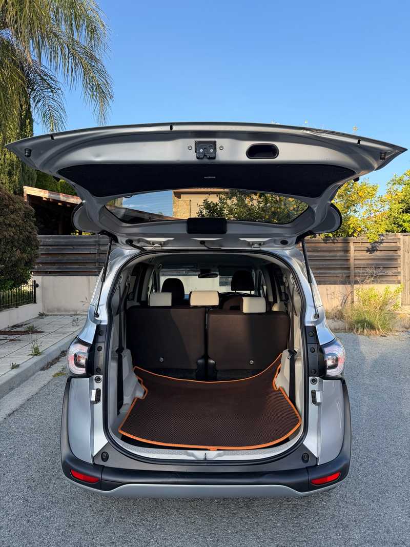Toyota Sienta 1,5L 2018