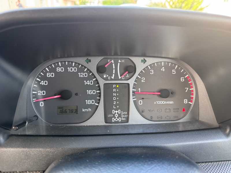 2001 Mitsubishi Pajero 2,0L 2001 Cyprus