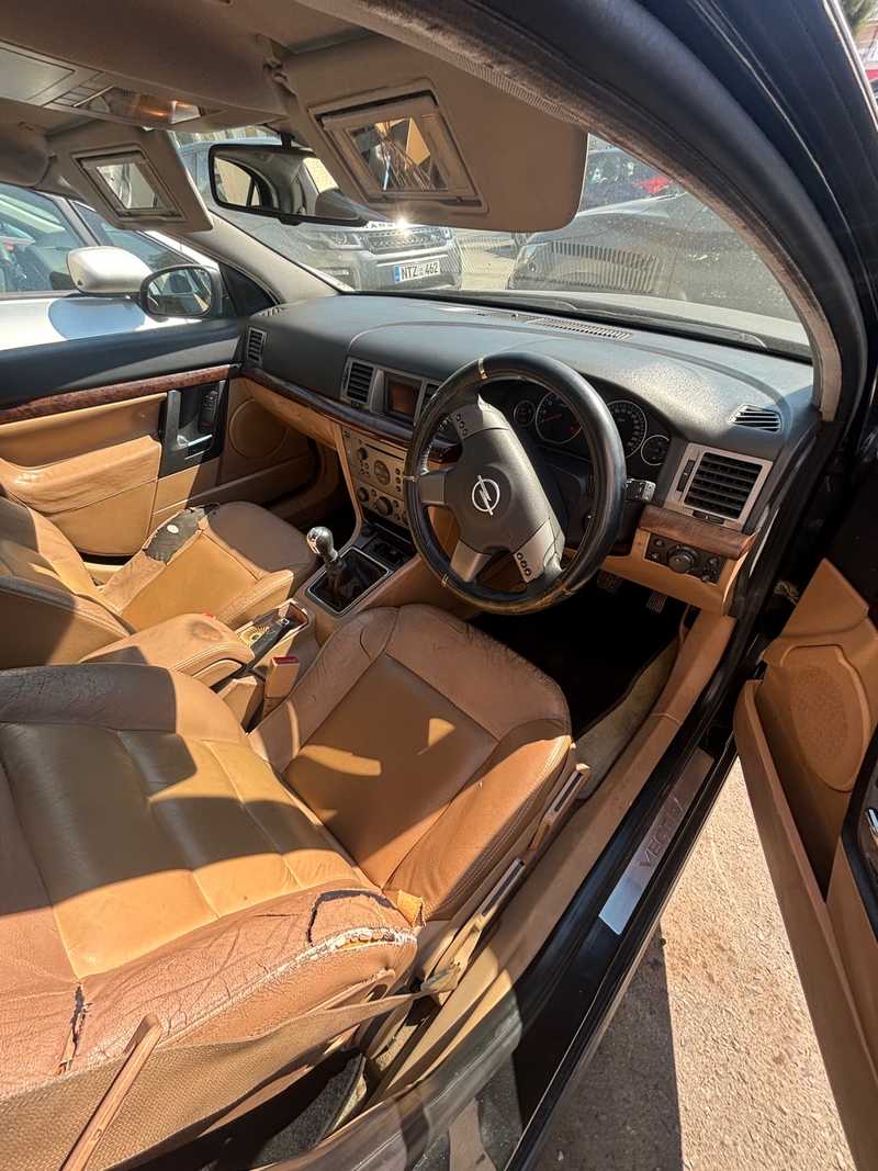 2005 Opel, Vauxhall Vectra 1,6L 2005 Cyprus