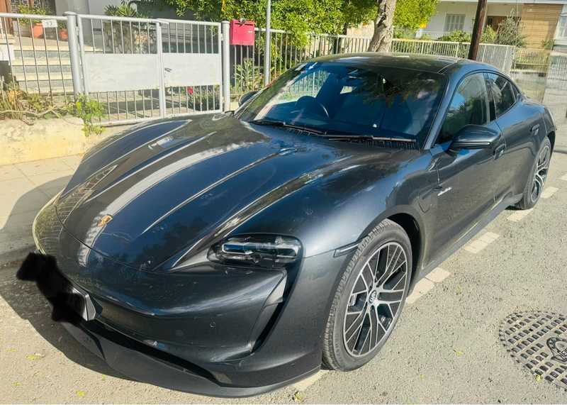 Porsche Taycan Electric 2023
