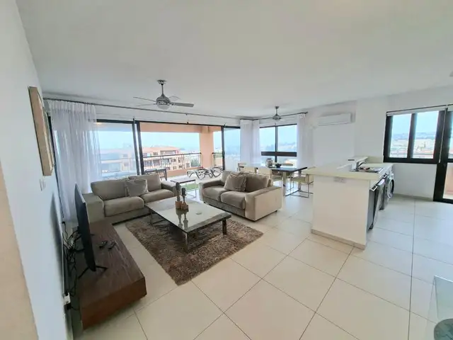 3-bedroom penthouse for sale, Paphos — Paphos - Universal