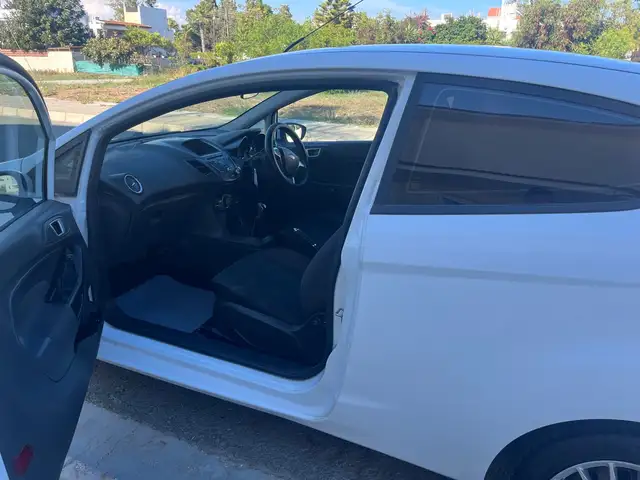 Ford Fiesta Van 1,5L 2016, Larnaca — Dromolaxia - 7