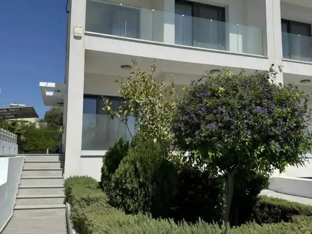 6-bedroom semi-detached to rent, Limassol — Agios Tychon Tourist Area
