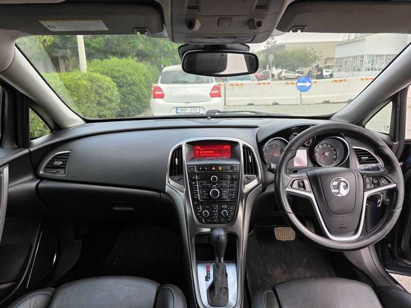 2011 Opel, Vauxhall Astra 1,9L 2011 Cyprus
