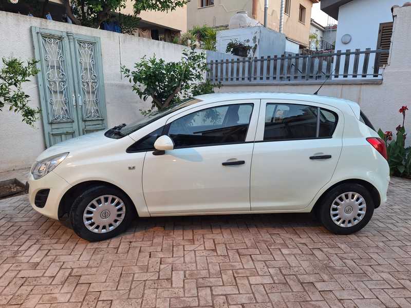 2013 Opel, Vauxhall Corsa 1,4L 2013 Cyprus