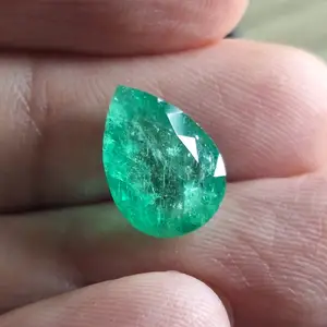 African Emerald 3.74 ct with certificate, Επαρχία Λεμεσού — Ιστορικό Κέντρο