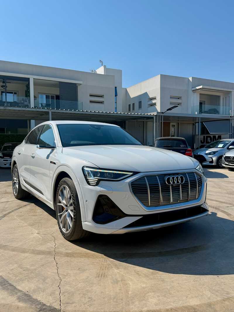 Audi e-tron Electric 2021