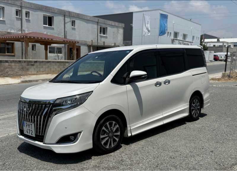 2018 Toyota Esquire 2,0L 2018 Cyprus