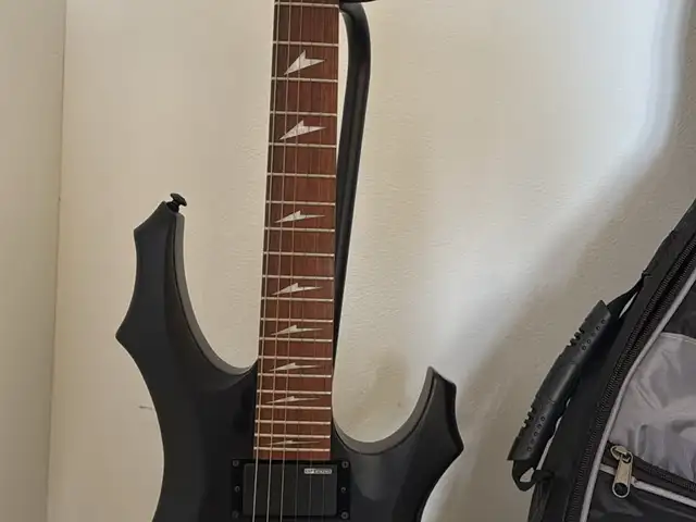 Electric guitar with amp and seat, Επαρχία Πάφου — Paphos - Άγιος Θεόδωρος