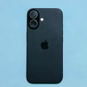 Iphone 16 , battery 90 , warranty till oct , one back camera glass little broke, Nicosia — Lakatameia - Agios Nikolaos