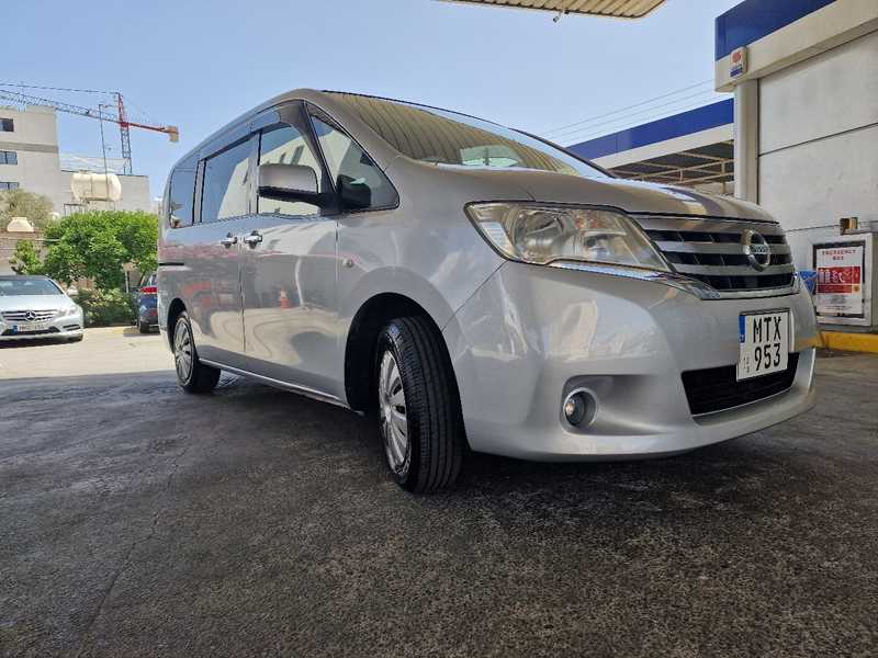 2013 Nissan Serena 2,0L 2013 Cyprus