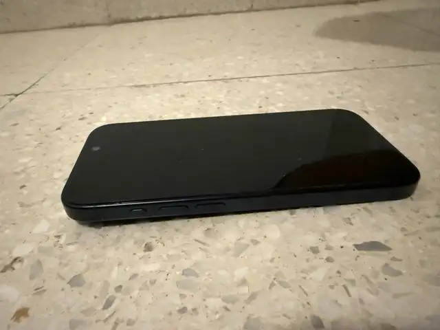 I phone 15 pro, Limassol — Limassol - Agia Zoni