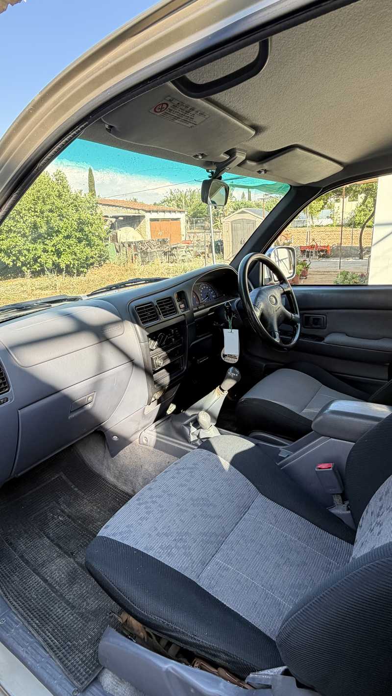2004 Toyota Hilux 2,5L 2004 Cyprus