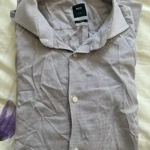 Boss tailored slim fit shirt size 42, Limassol — Limassol - Mesa Geitonia